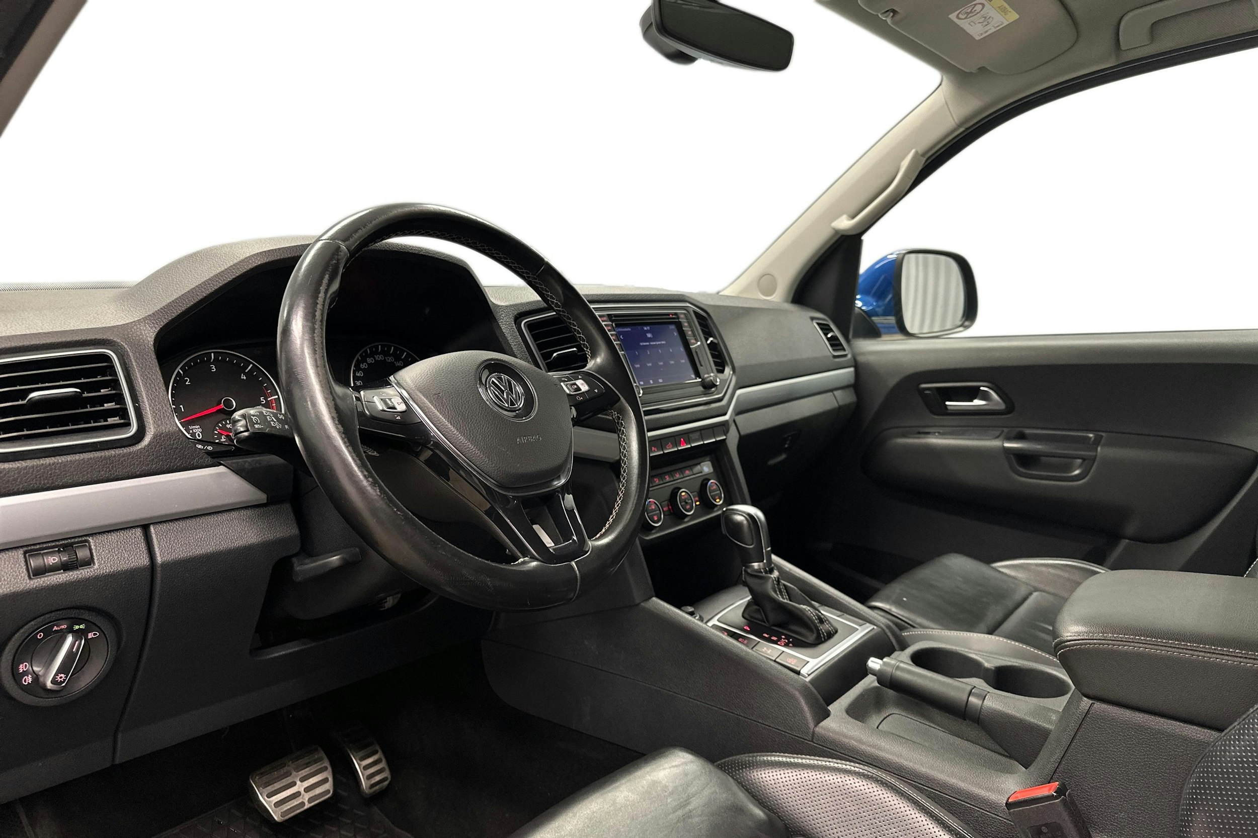 sininen Volkswagen Amarok 2018 kuva 6.