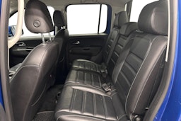 sininen Volkswagen Amarok 2018 kuva 8.