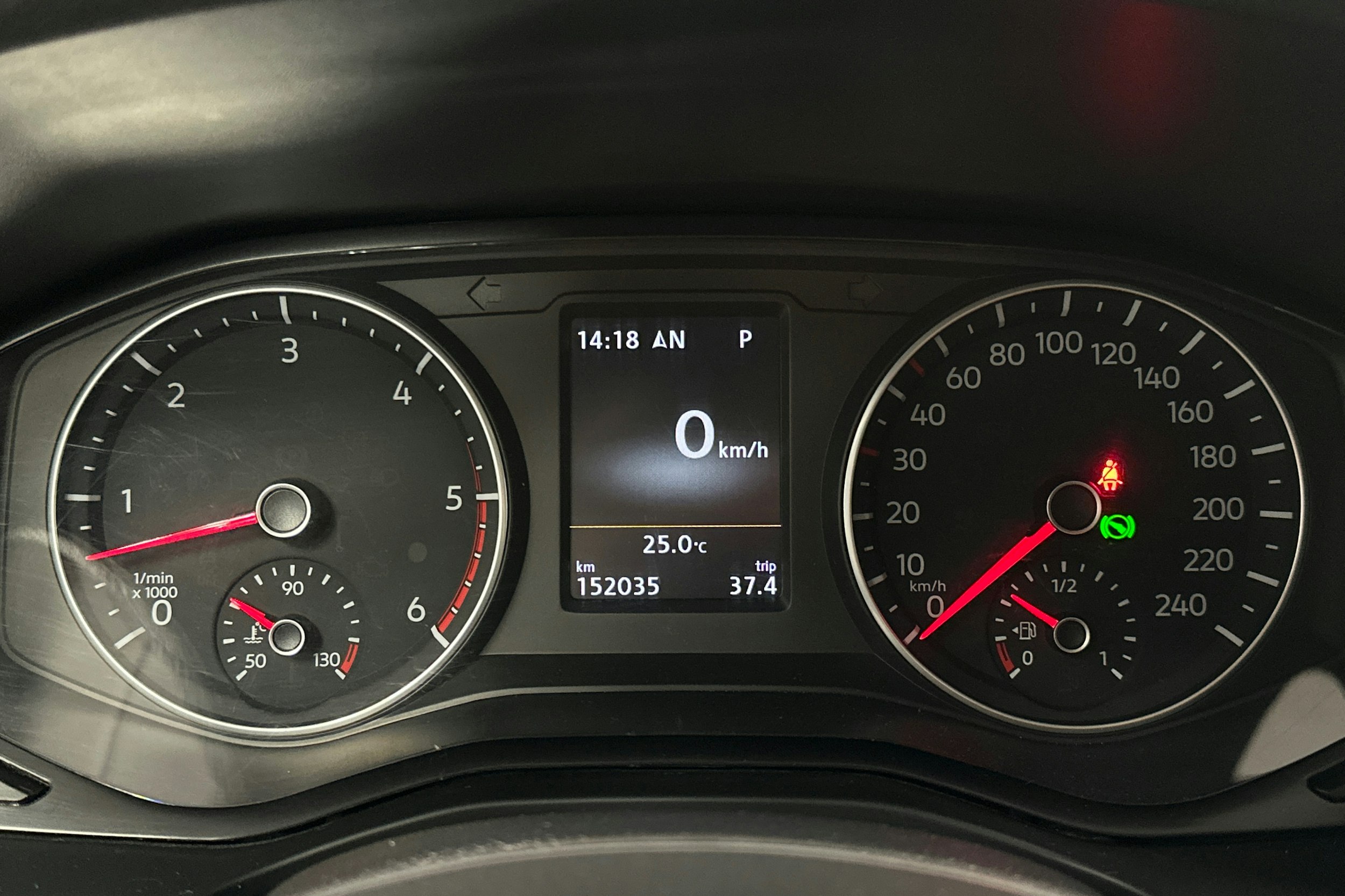 sininen Volkswagen Amarok 2018 kuva 15.