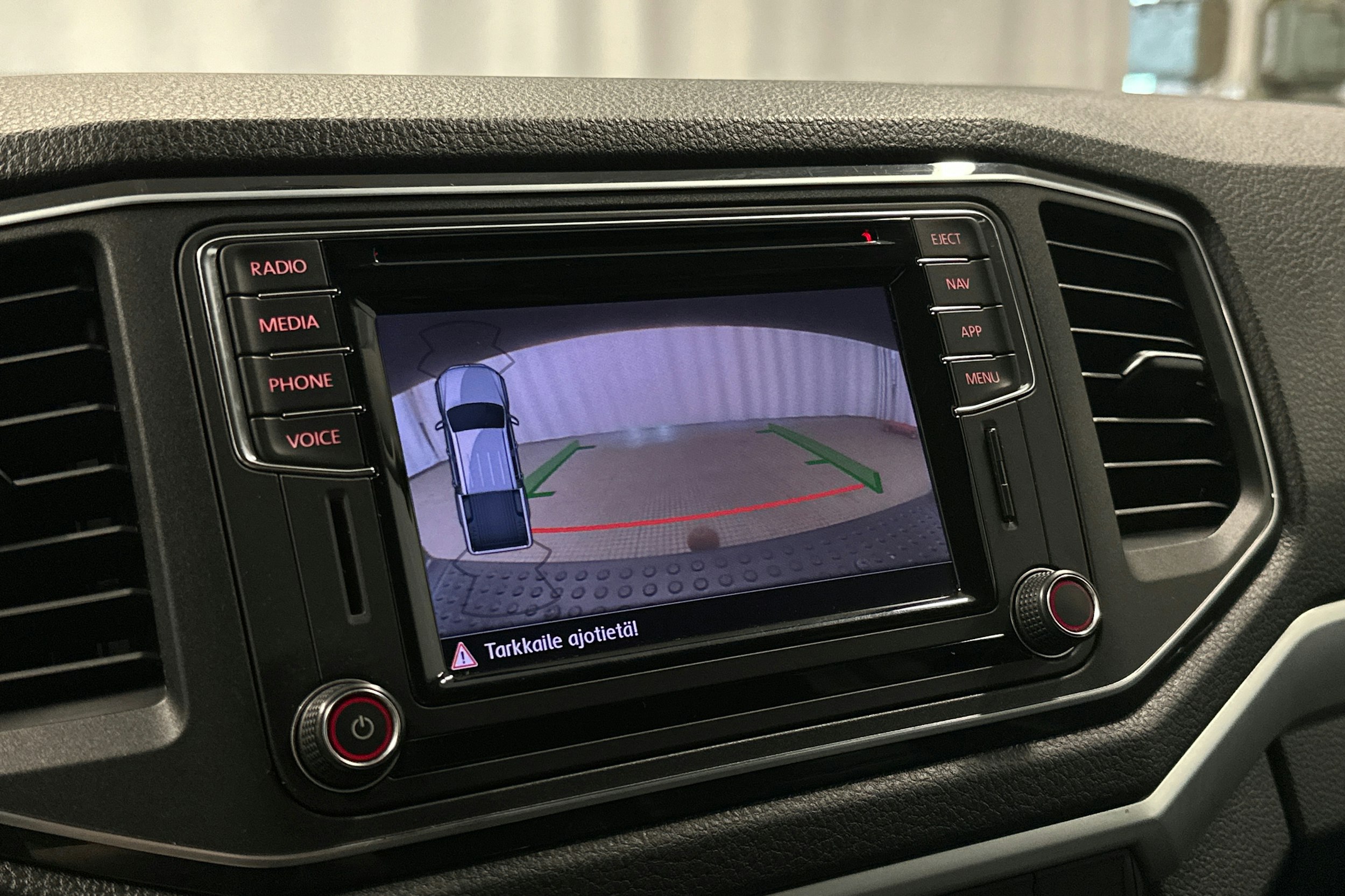 sininen Volkswagen Amarok 2018 kuva 18.