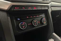 sininen Volkswagen Amarok 2018 kuva 20.