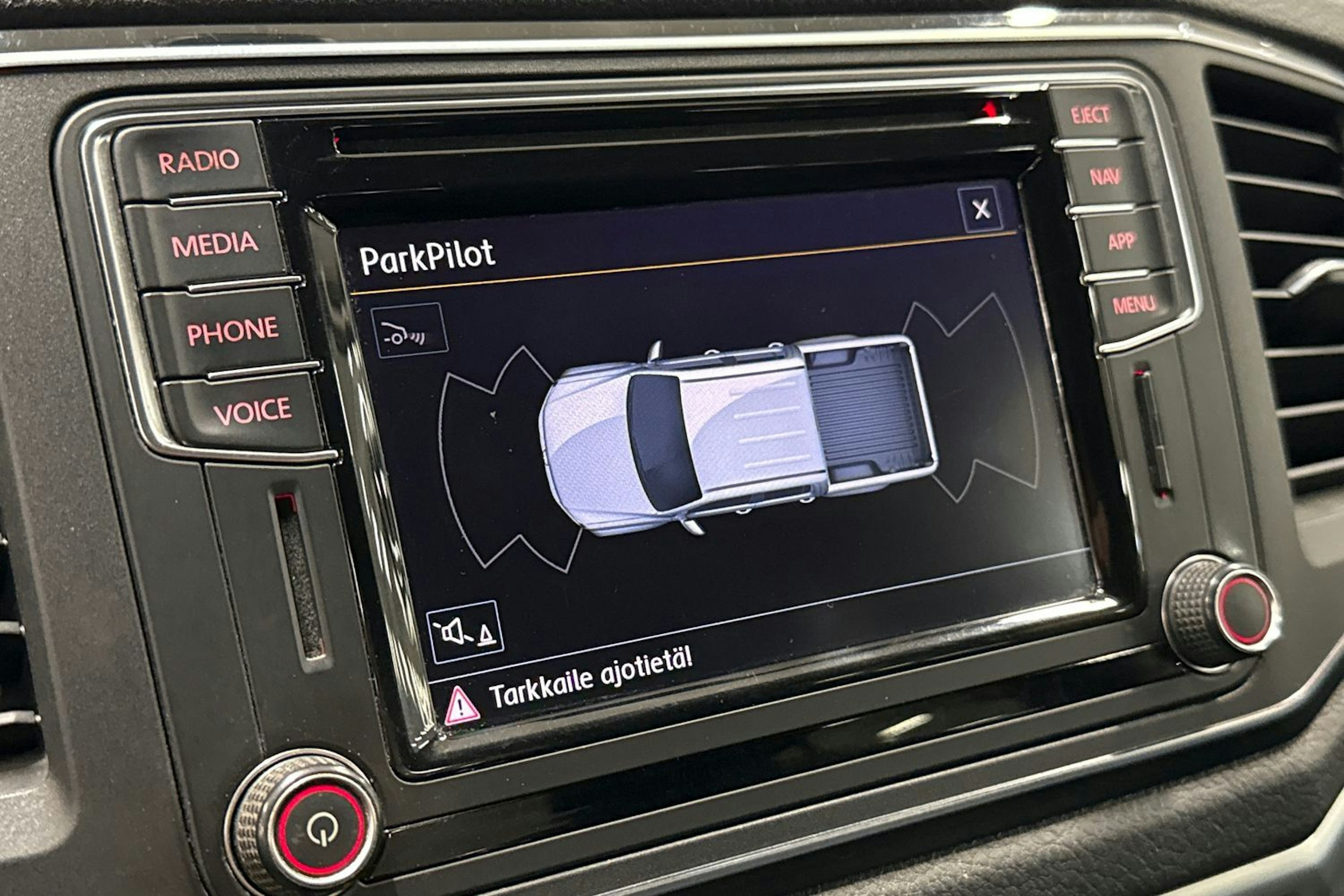 valkoinen Volkswagen Amarok 2018 kuva 14.