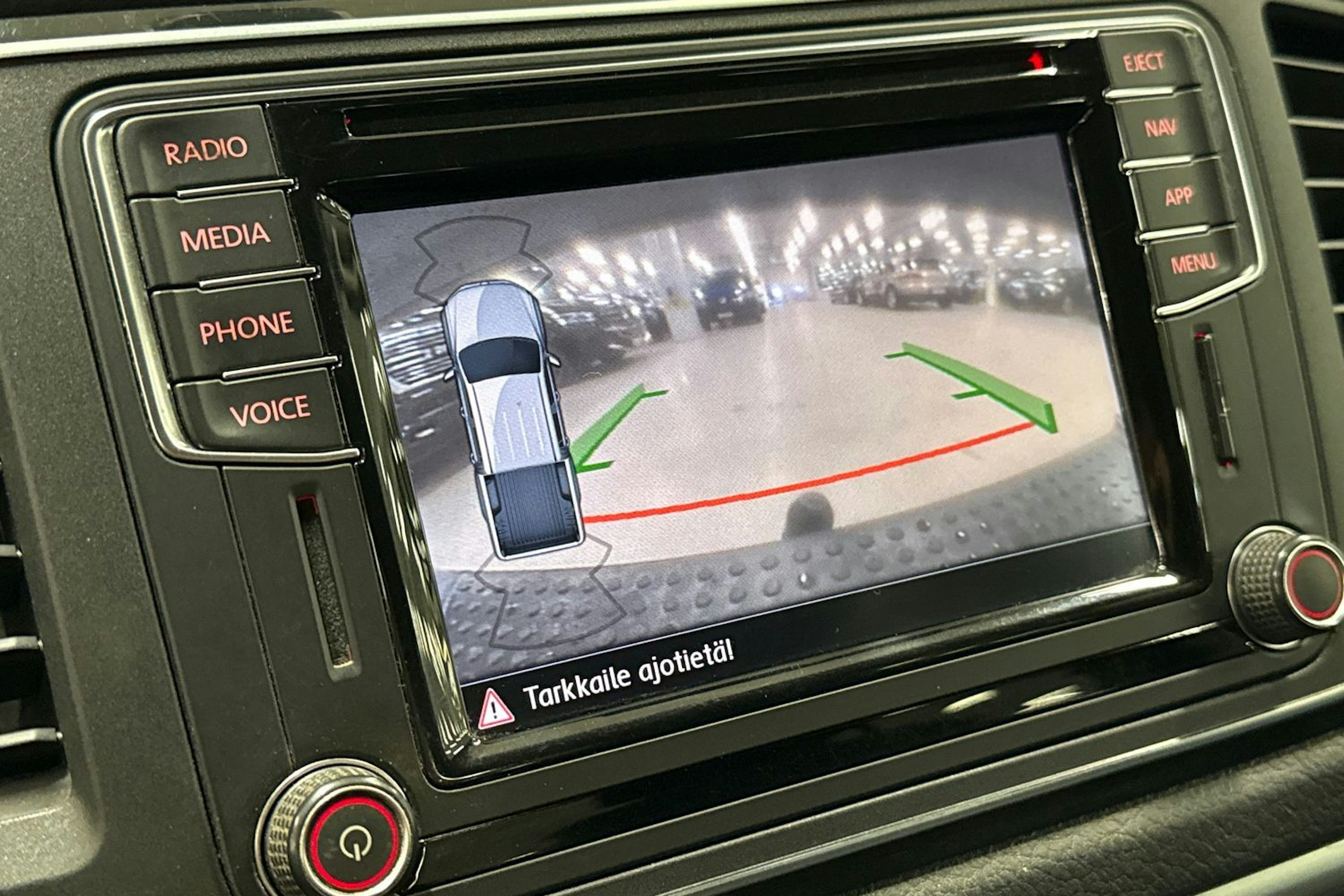 valkoinen Volkswagen Amarok 2018 kuva 15.