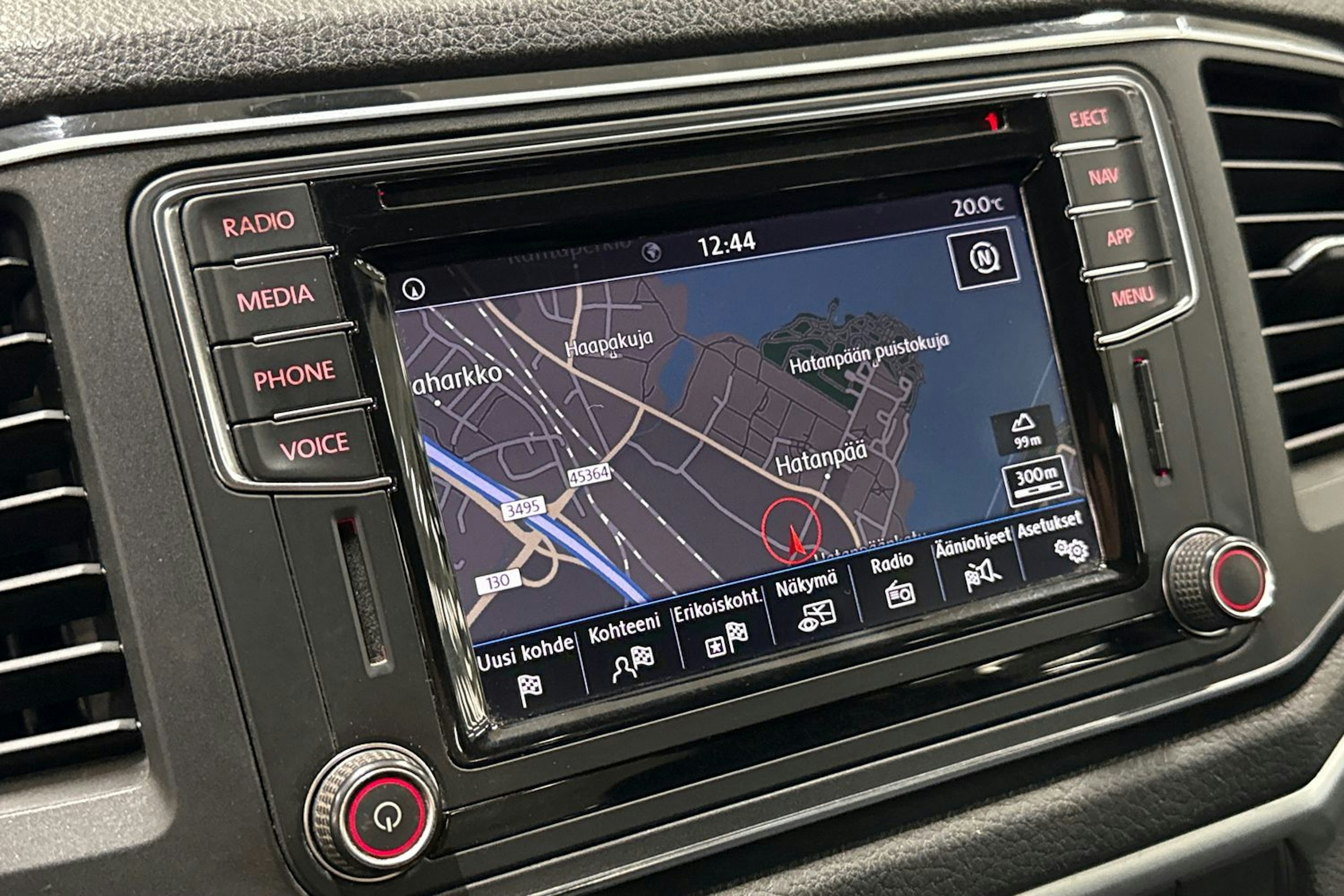 valkoinen Volkswagen Amarok 2018 kuva 16.