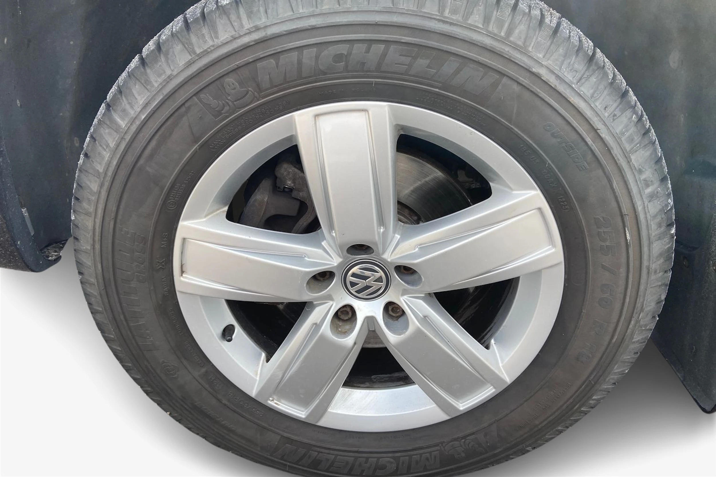 musta Volkswagen Amarok 2018 kuva 12.