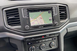 musta Volkswagen Amarok 2018 kuva 18.