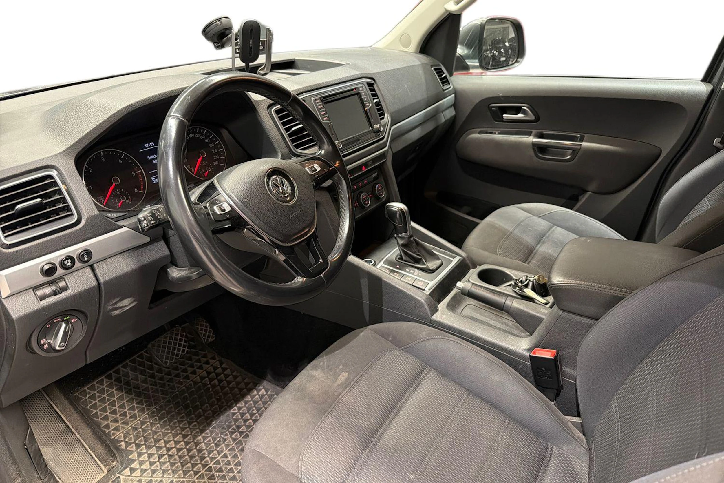 harmaa Volkswagen Amarok 2018 kuva 3.