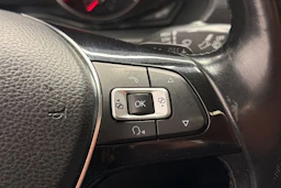 harmaa Volkswagen Amarok 2018 kuva 15.