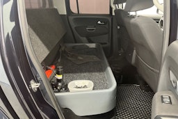 Sininen Volkswagen Amarok 2018 kuva 13.