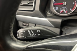 Sininen Volkswagen Amarok 2018 kuva 20.