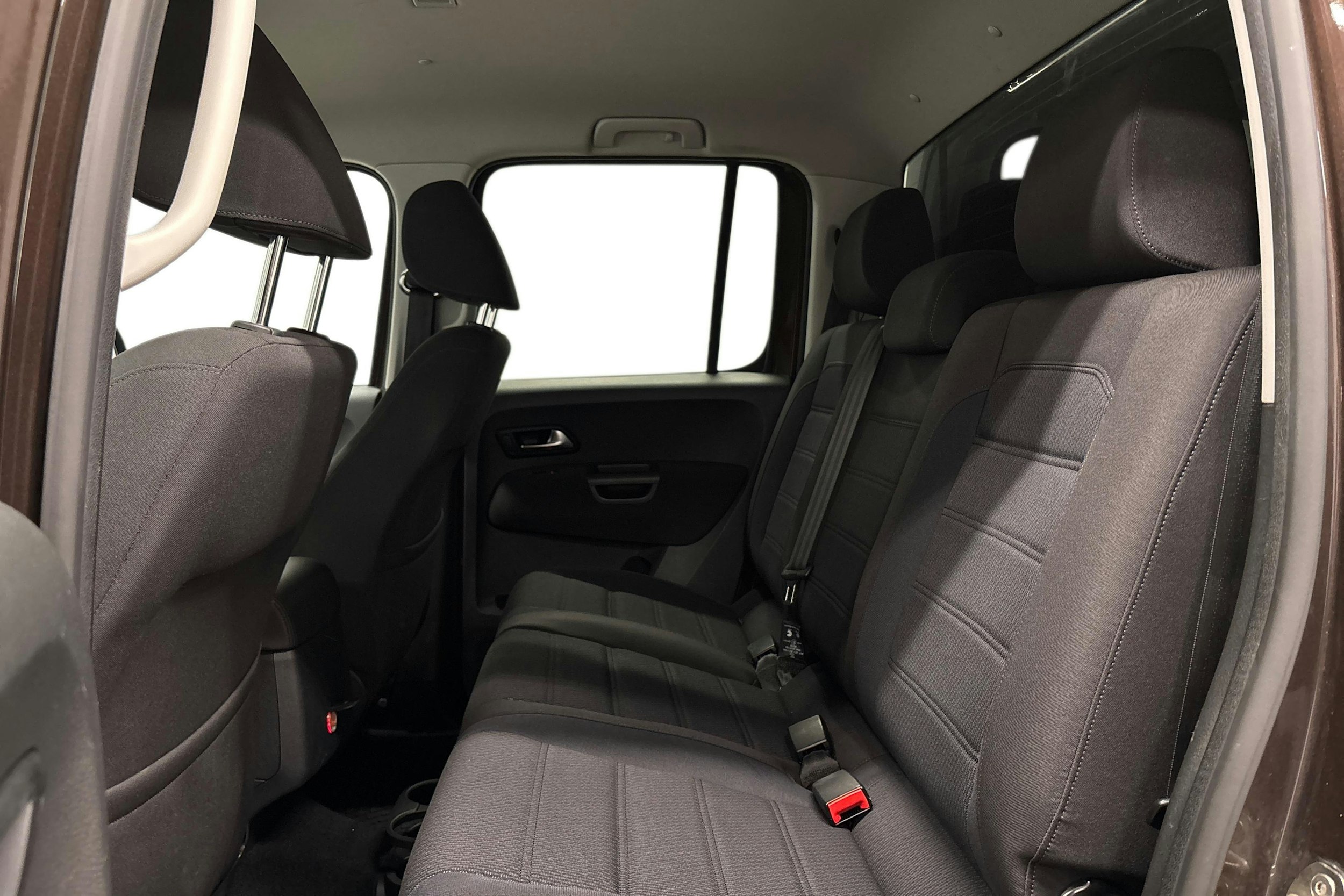 ruskea (beige) Volkswagen Amarok 2018 kuva 11.