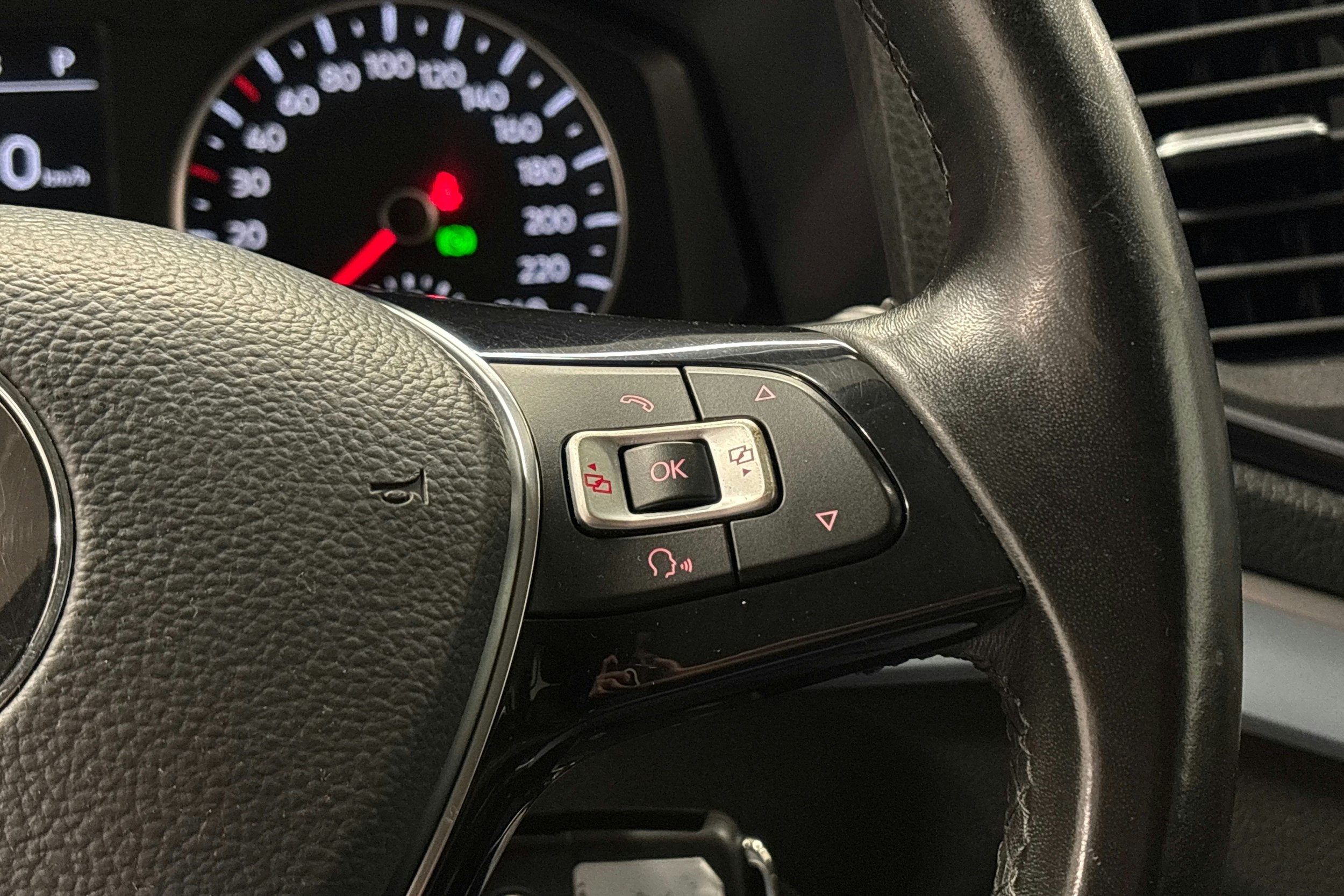 ruskea (beige) Volkswagen Amarok 2018 kuva 19.