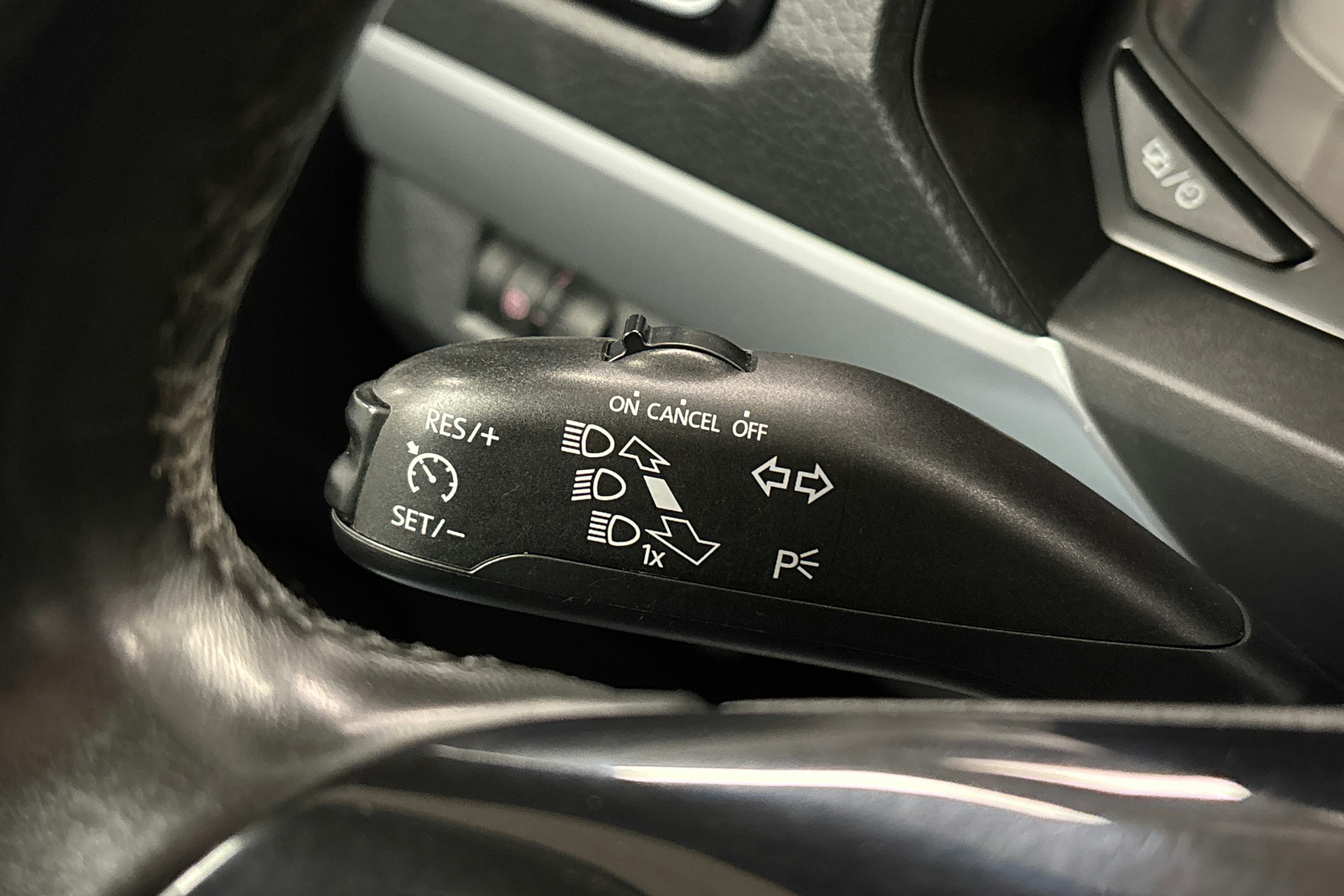 ruskea (beige) Volkswagen Amarok 2018 kuva 20.