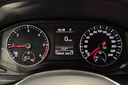 ruskea (beige) Volkswagen Amarok 2018 kuva 21.