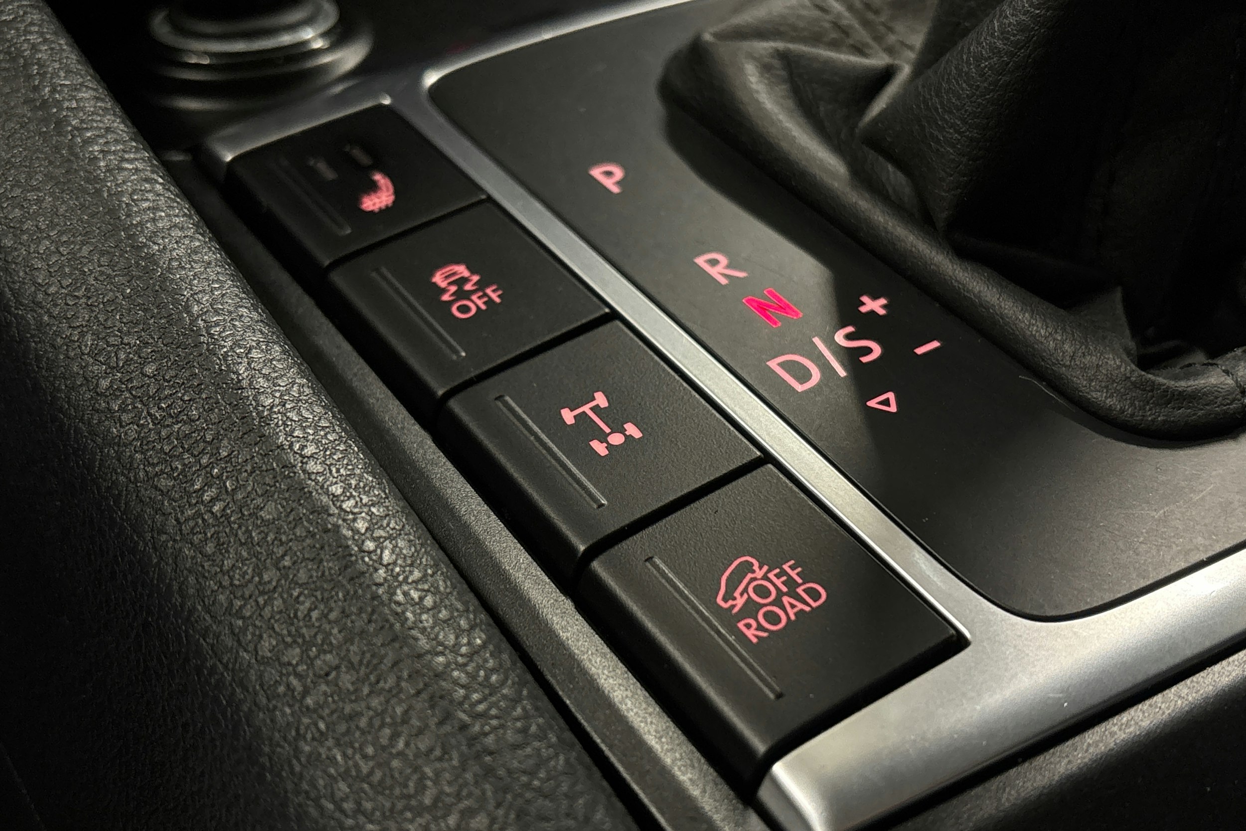 ruskea (beige) Volkswagen Amarok 2018 kuva 26.