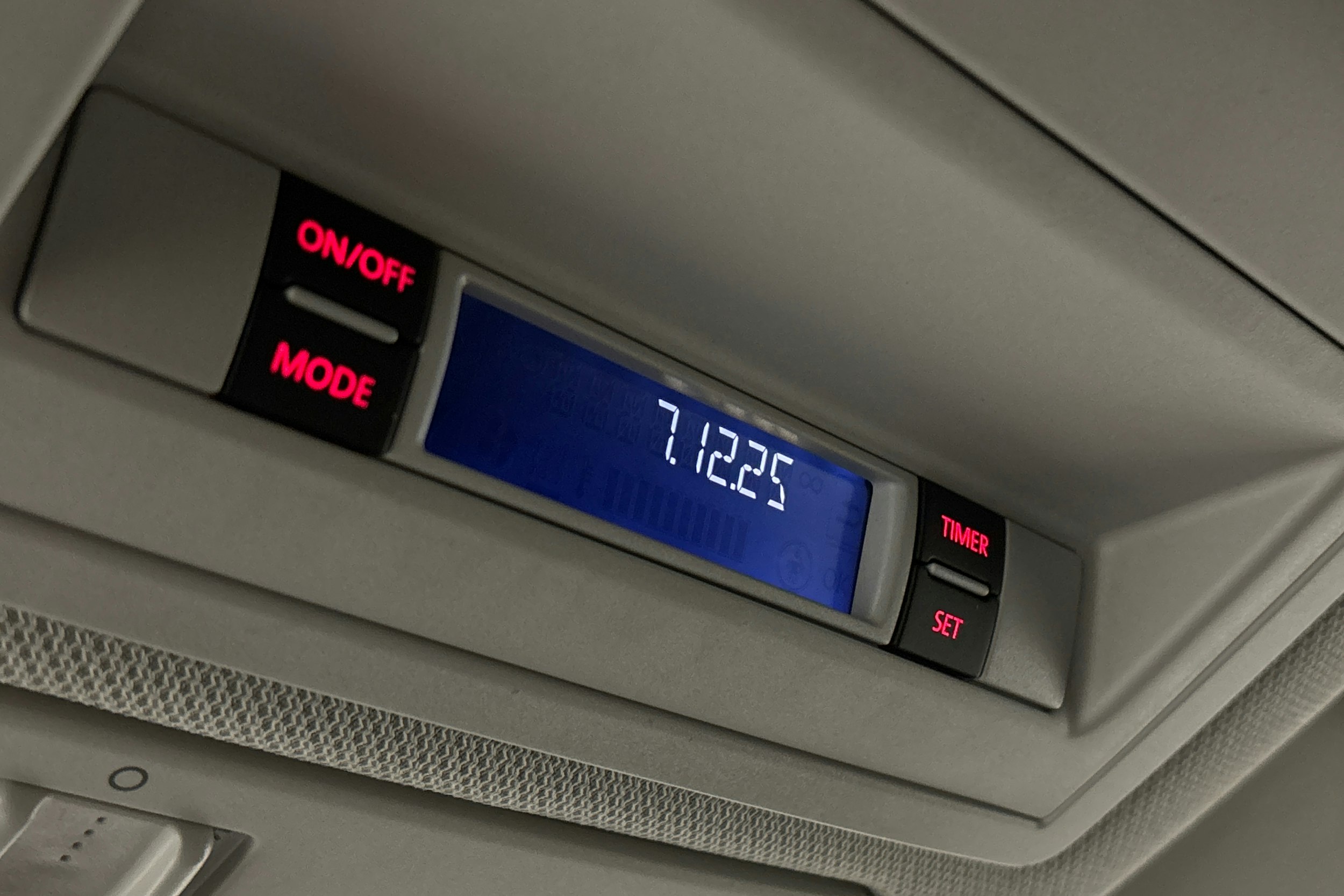 ruskea (beige) Volkswagen Amarok 2018 kuva 27.