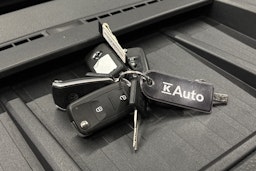 ruskea (beige) Volkswagen Amarok 2018 kuva 28.