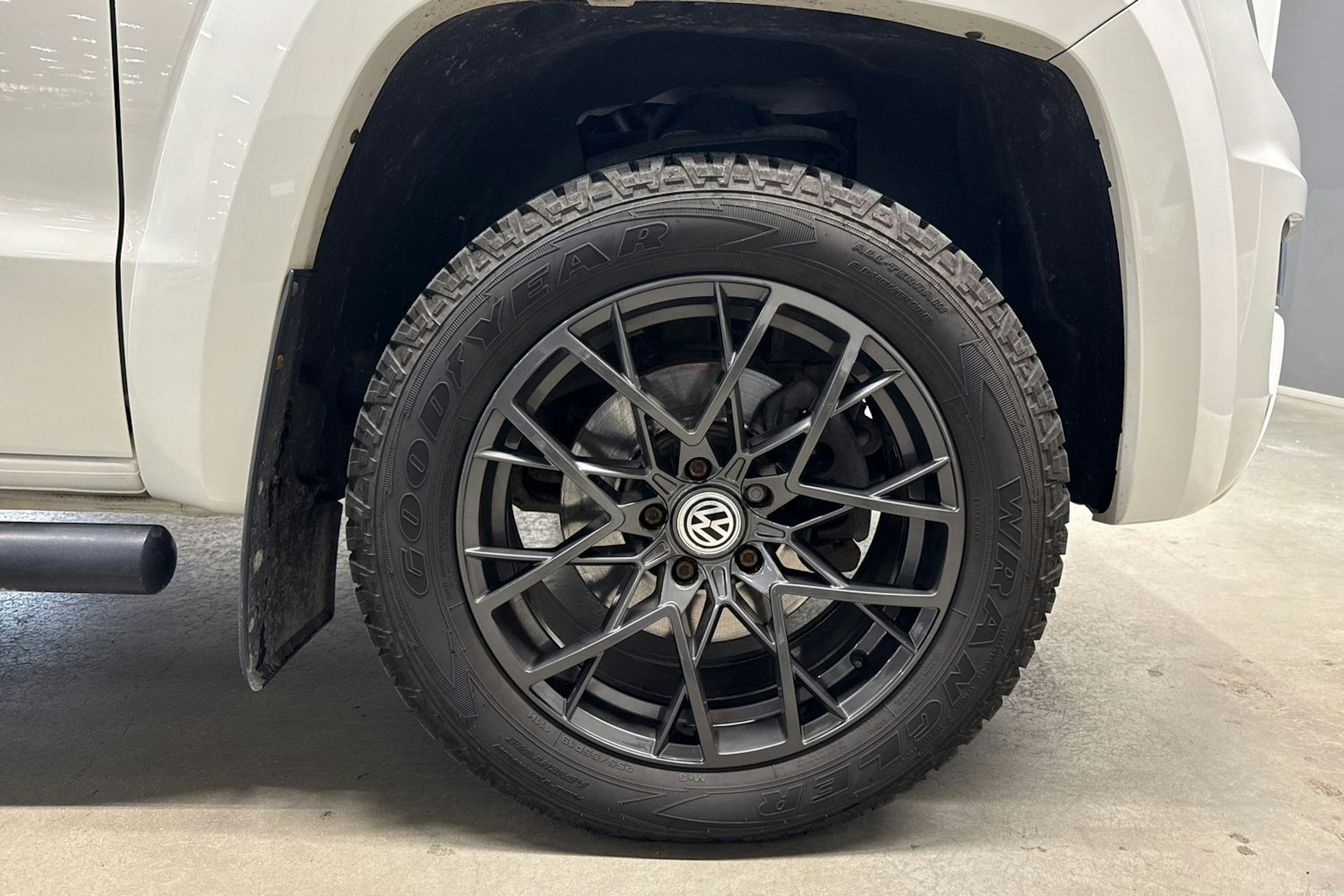 valkoinen Volkswagen Amarok 2018 kuva 11.