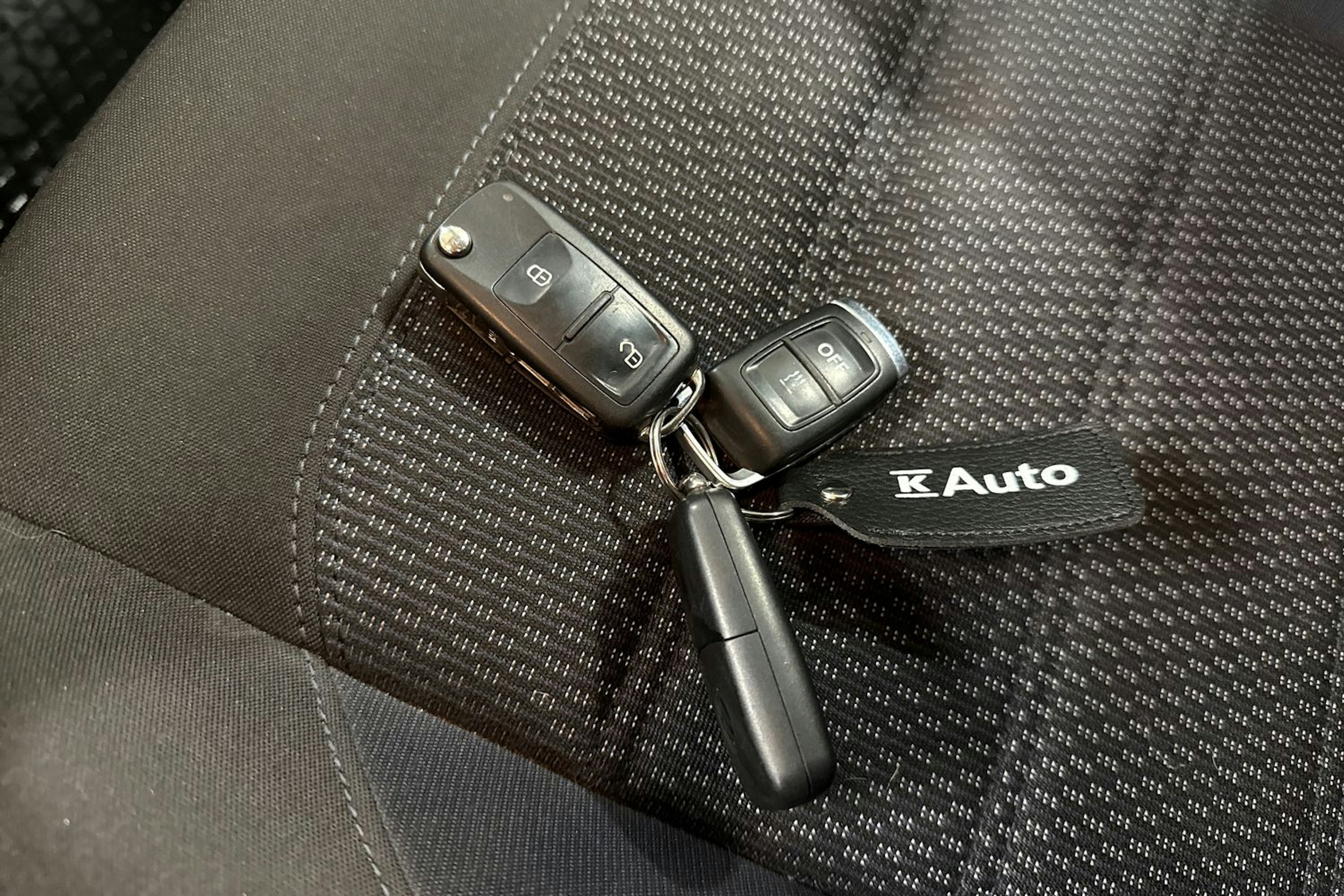 valkoinen Volkswagen Amarok 2018 kuva 22.