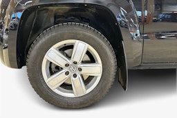 musta Volkswagen Amarok 2018 kuva 12.