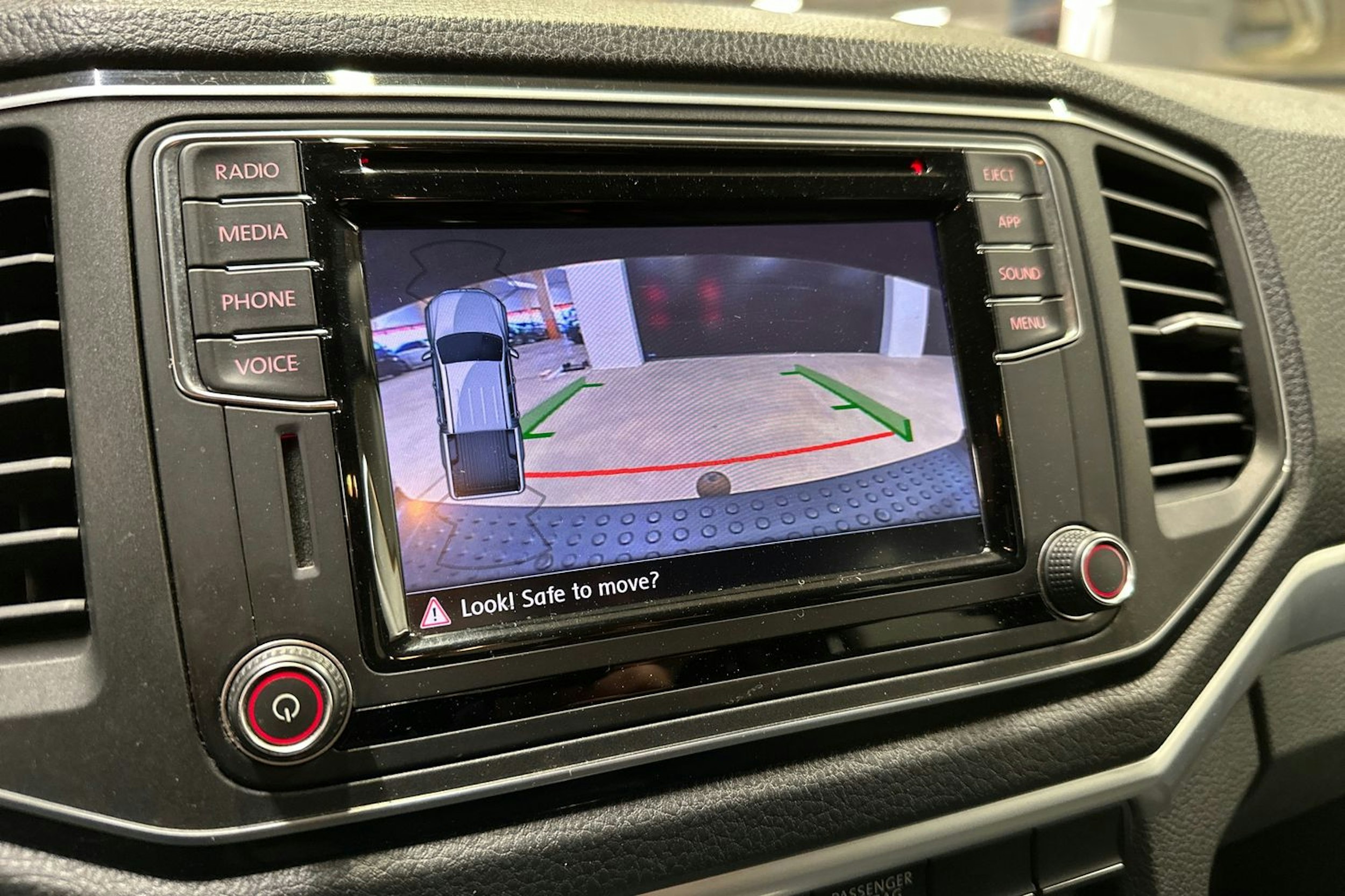 musta Volkswagen Amarok 2018 kuva 31.