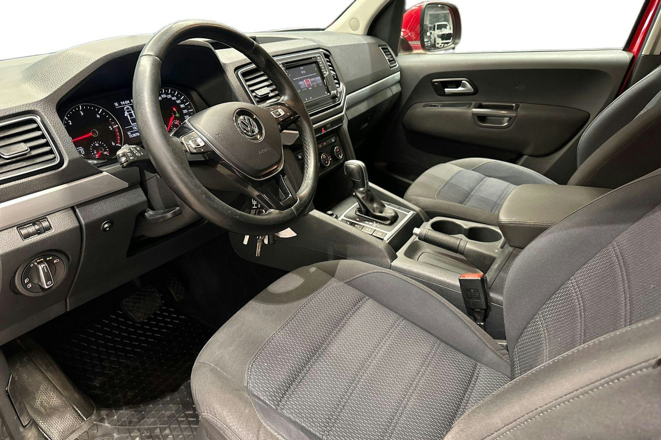 punainen Volkswagen Amarok 2018 kuva 8.