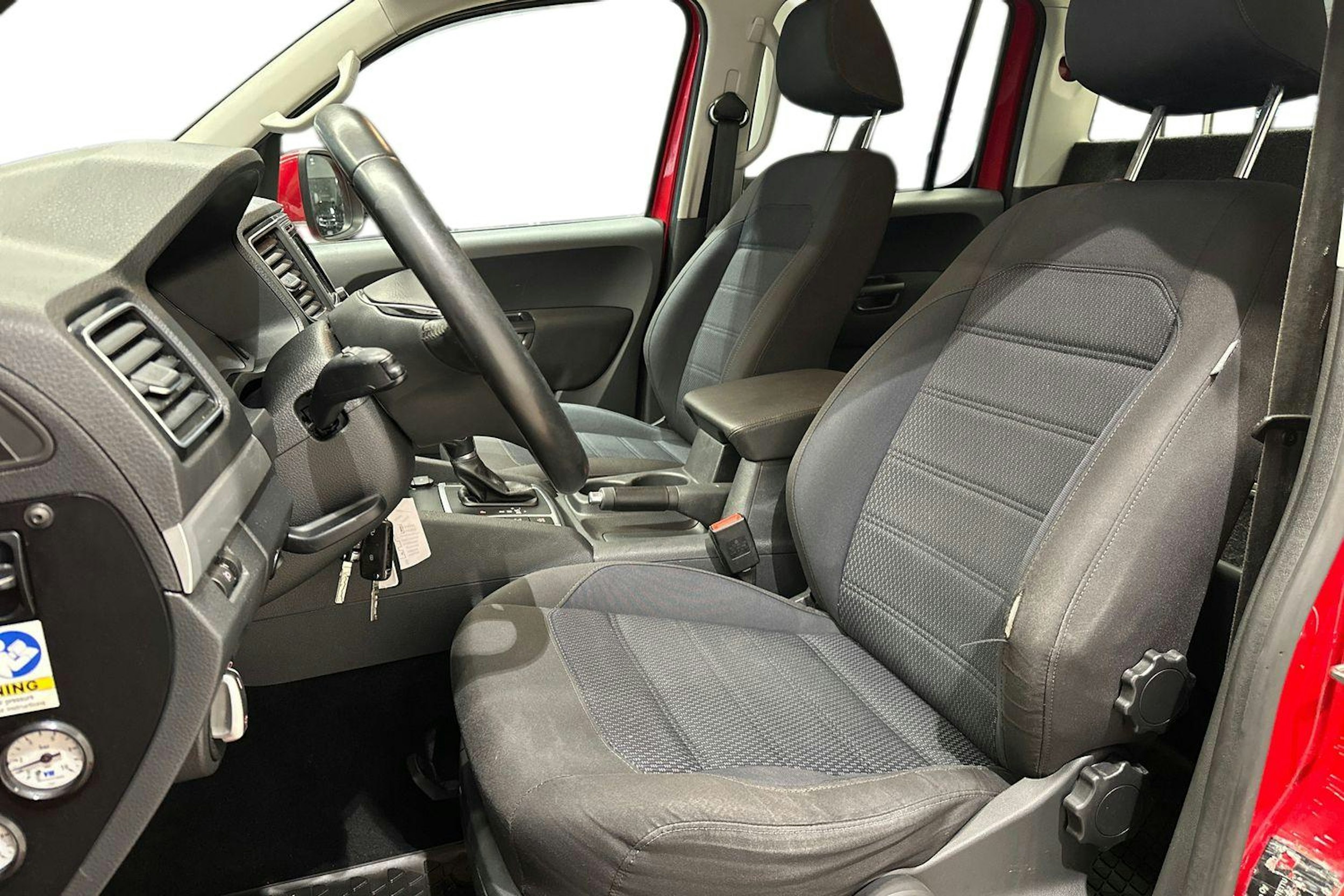 punainen Volkswagen Amarok 2018 kuva 11.