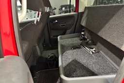 punainen Volkswagen Amarok 2018 kuva 15.