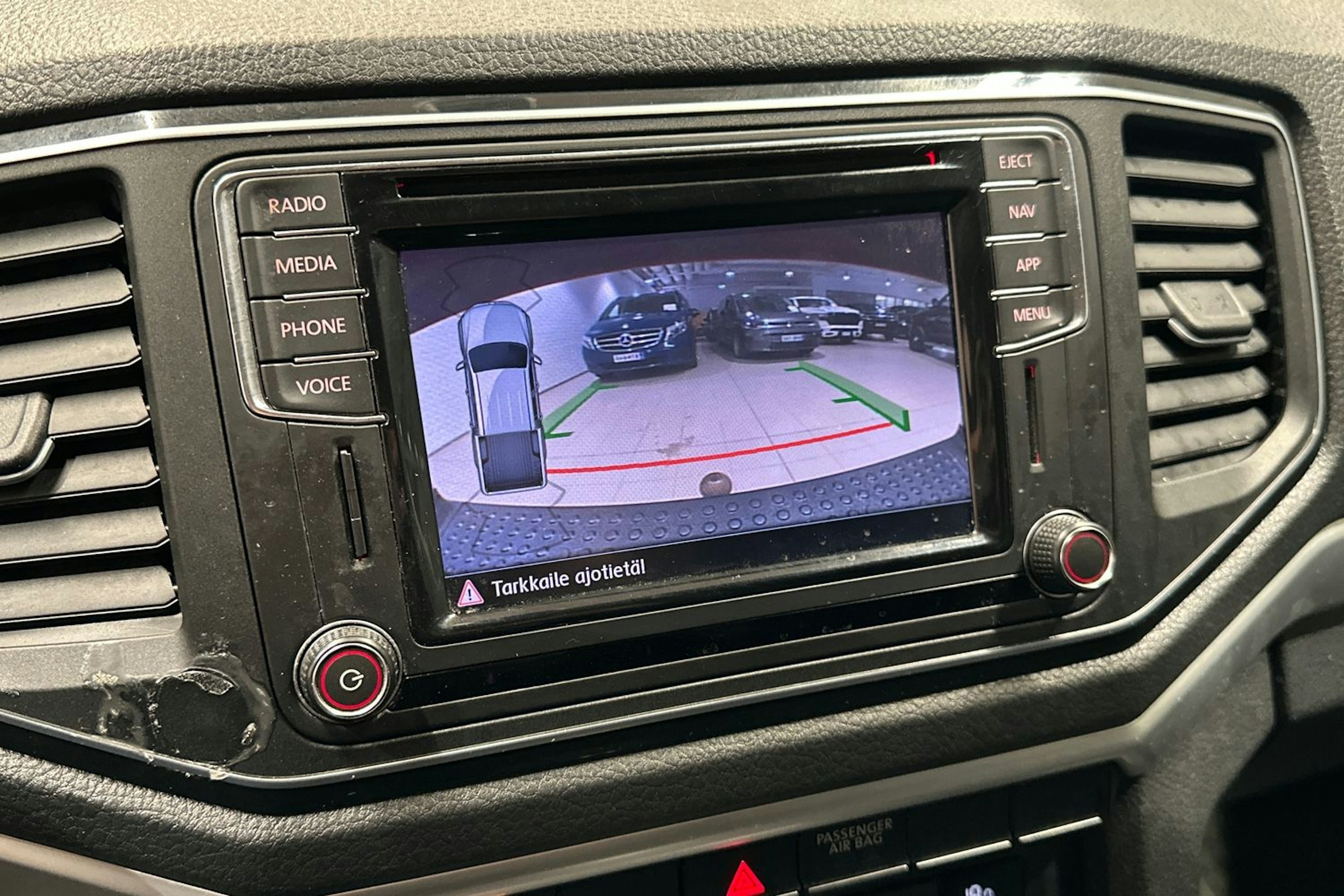 punainen Volkswagen Amarok 2018 kuva 18.