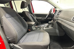 punainen Volkswagen Amarok 2018 kuva 26.