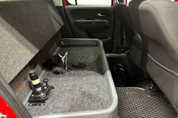 punainen Volkswagen Amarok 2018 kuva 27.