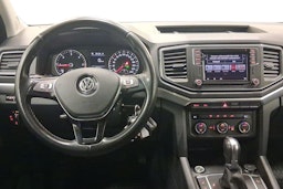 harmaa Volkswagen Amarok 2018 kuva 9.