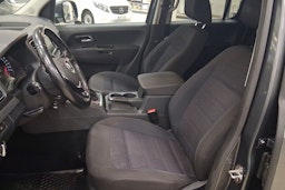 harmaa Volkswagen Amarok 2018 kuva 16.