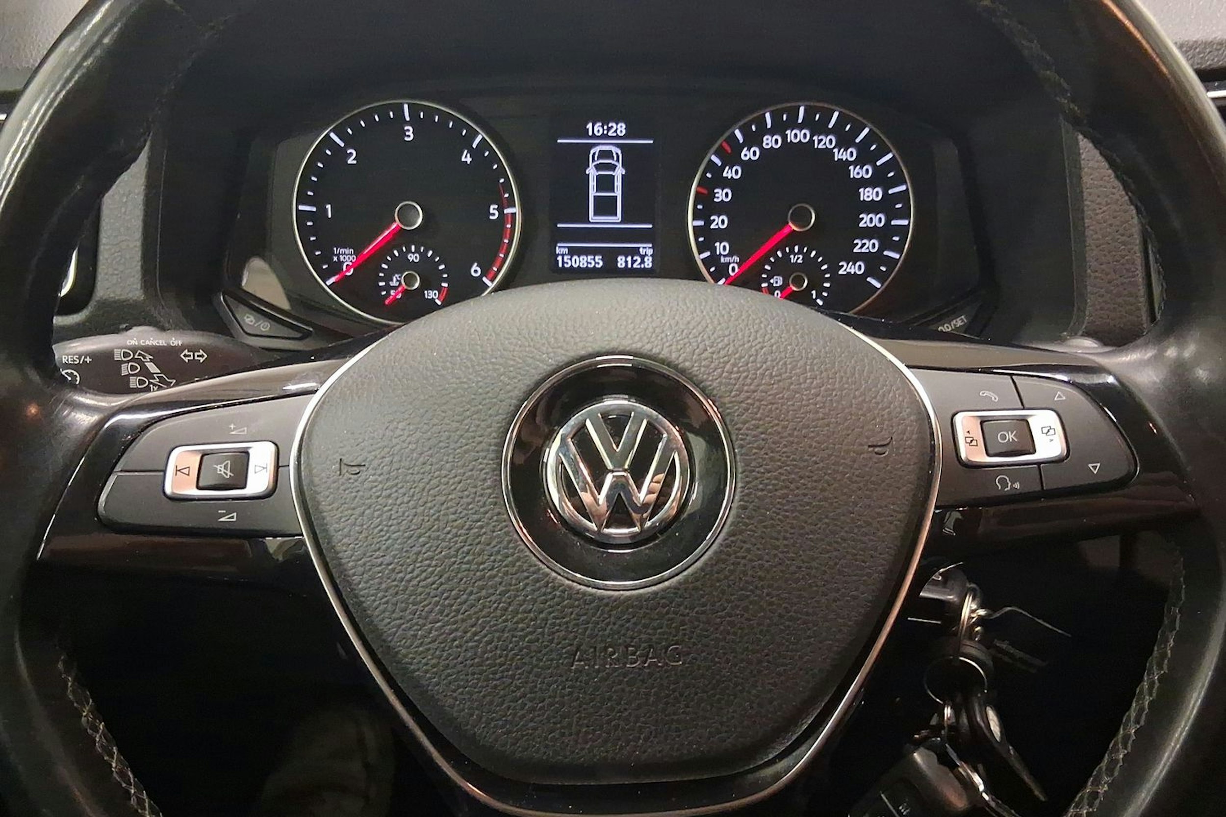 harmaa Volkswagen Amarok 2018 kuva 17.