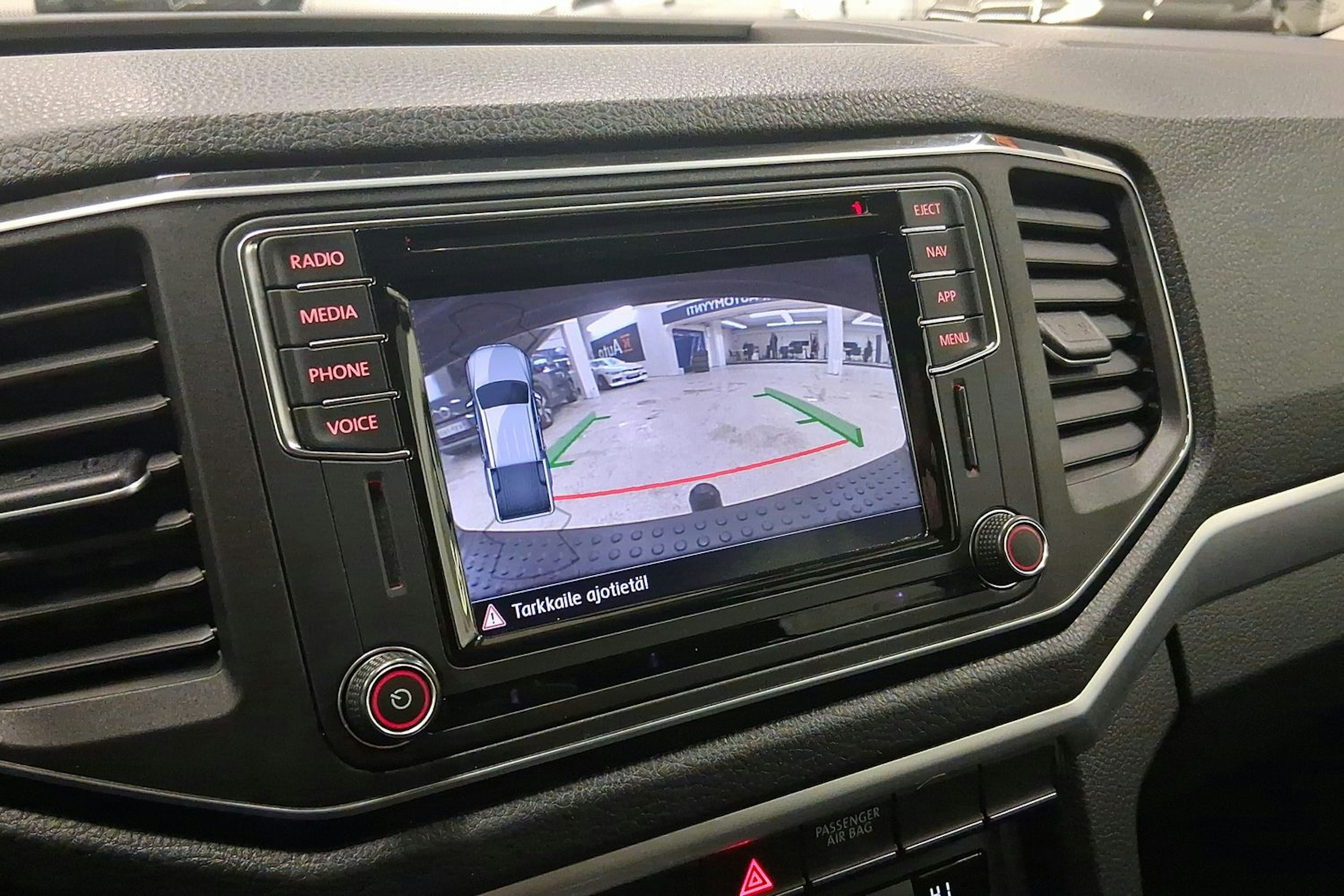 harmaa Volkswagen Amarok 2018 kuva 19.