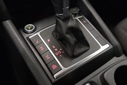 harmaa Volkswagen Amarok 2018 kuva 21.