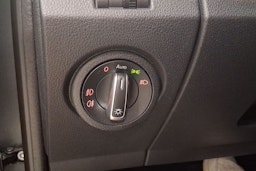 harmaa Volkswagen Amarok 2018 kuva 22.