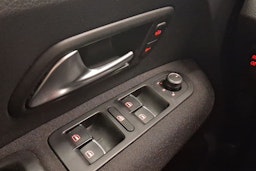 harmaa Volkswagen Amarok 2018 kuva 23.