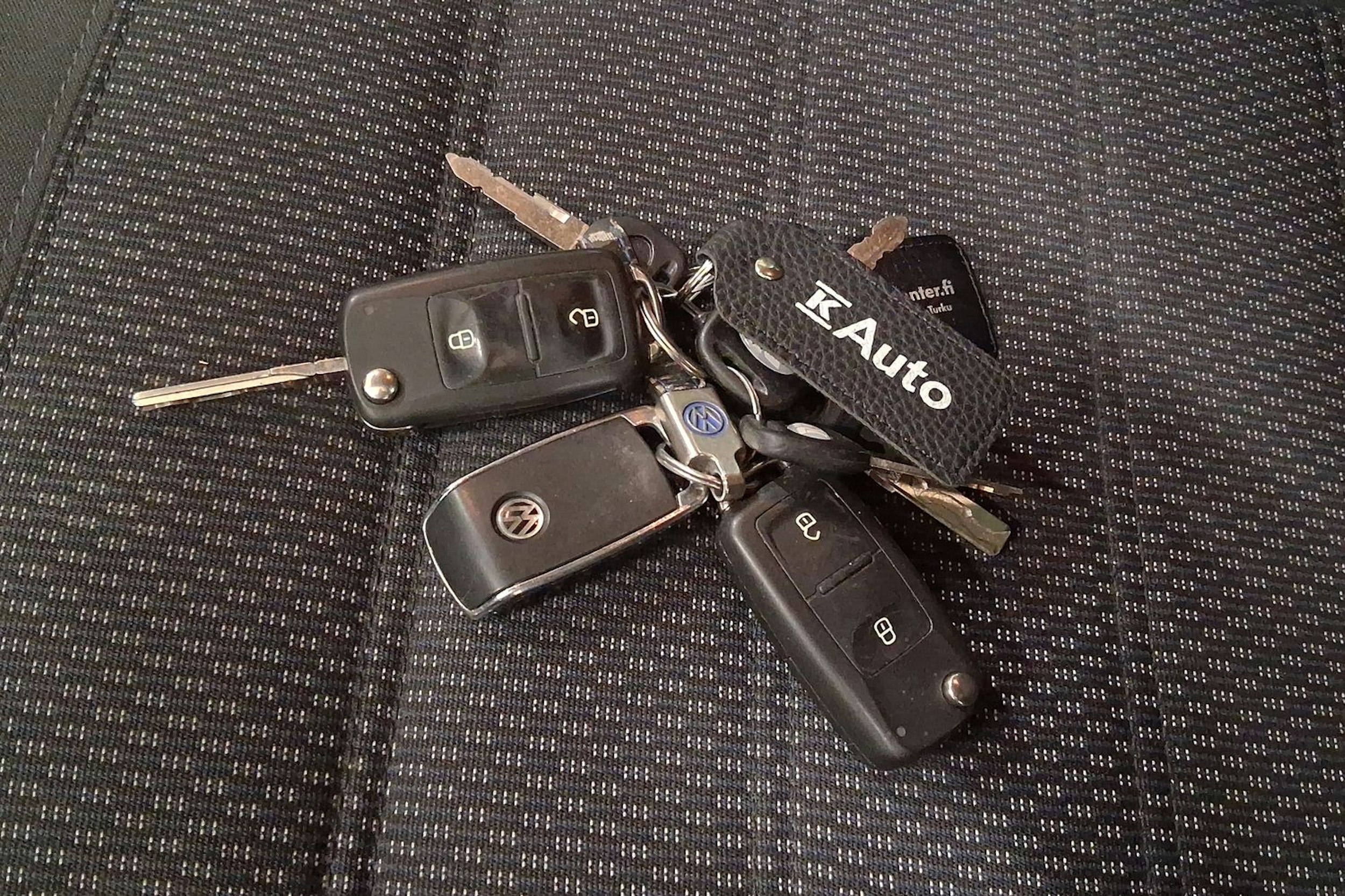 harmaa Volkswagen Amarok 2018 kuva 25.