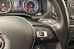 valkoinen Volkswagen Amarok 2018 kuva 16.