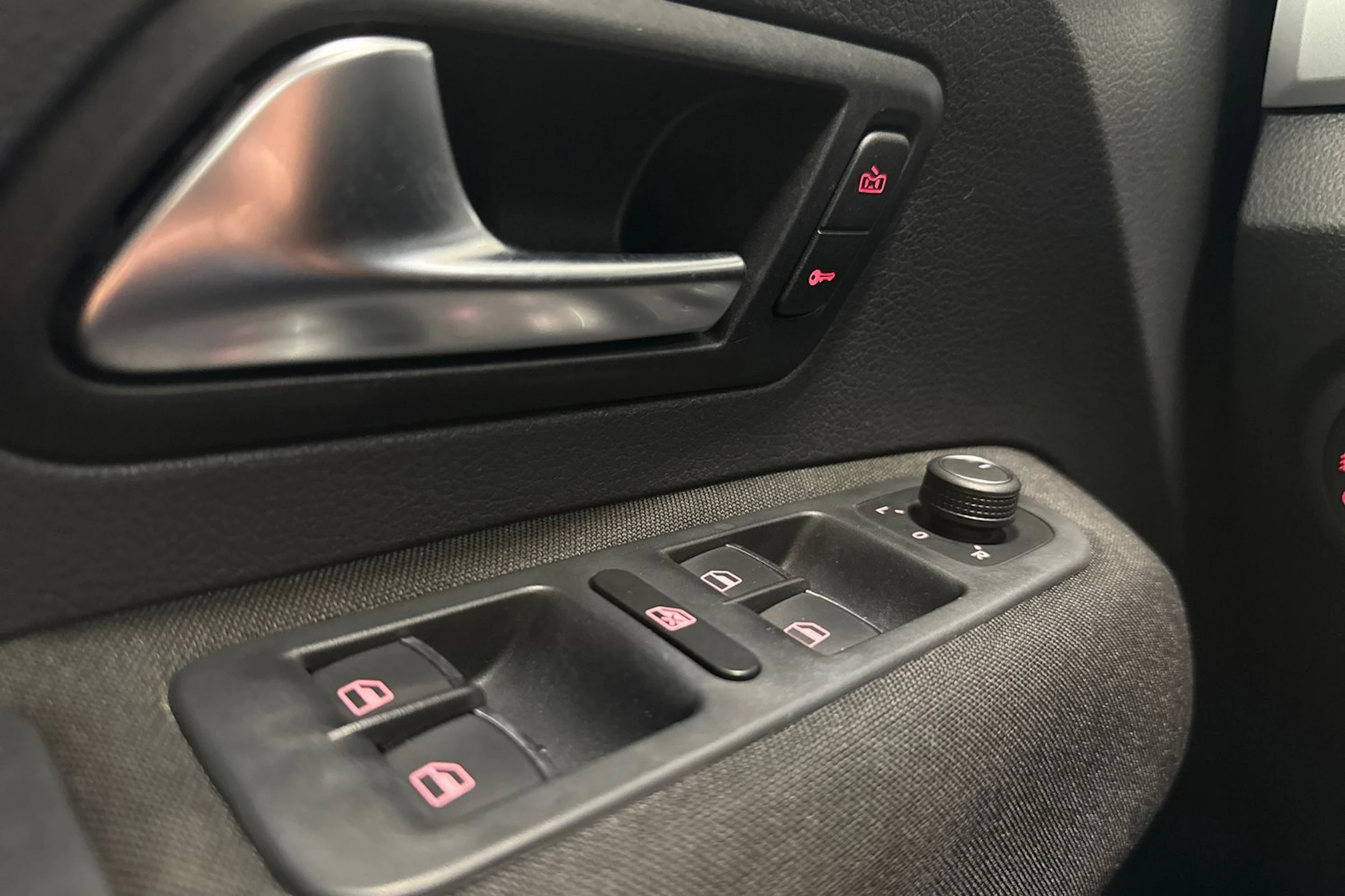 valkoinen Volkswagen Amarok 2018 kuva 19.