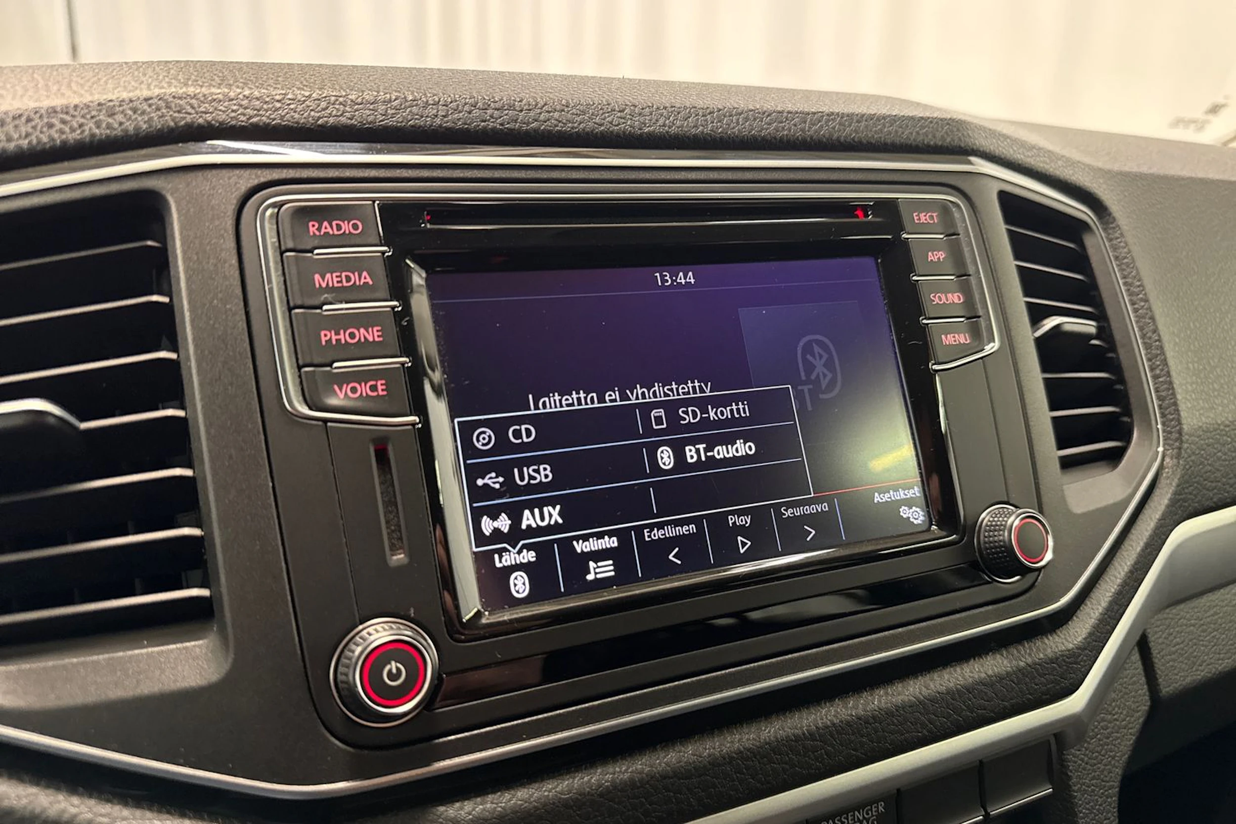 valkoinen Volkswagen Amarok 2018 kuva 21.