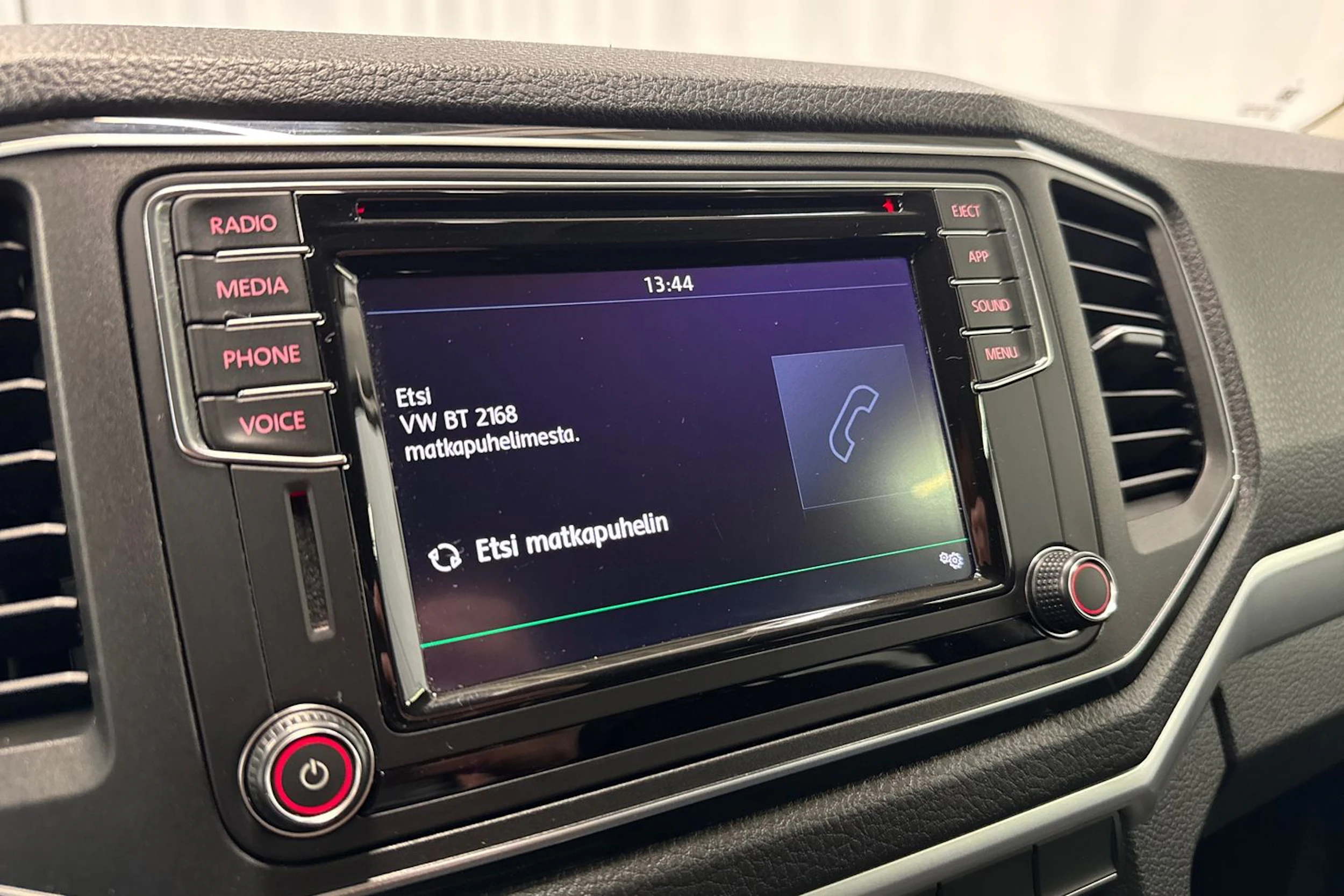 valkoinen Volkswagen Amarok 2018 kuva 22.