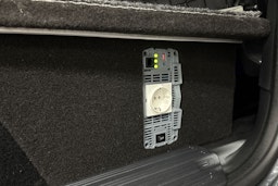 Harmaa Volkswagen Amarok 2018 kuva 16.