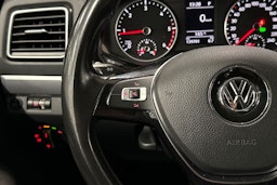 Harmaa Volkswagen Amarok 2018 kuva 23.