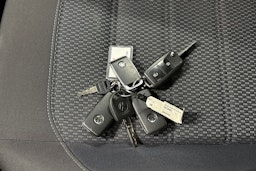 Harmaa Volkswagen Amarok 2018 kuva 31.