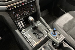 Valkoinen Volkswagen Amarok 2018 kuva 13.