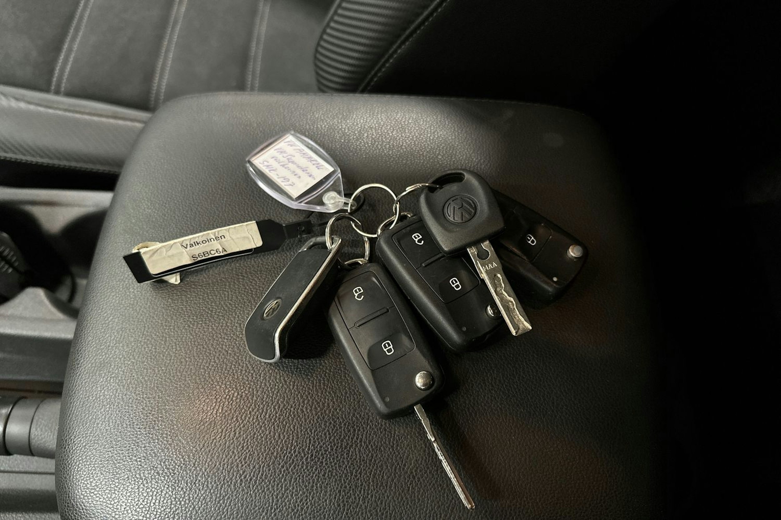 Valkoinen Volkswagen Amarok 2018 kuva 18.