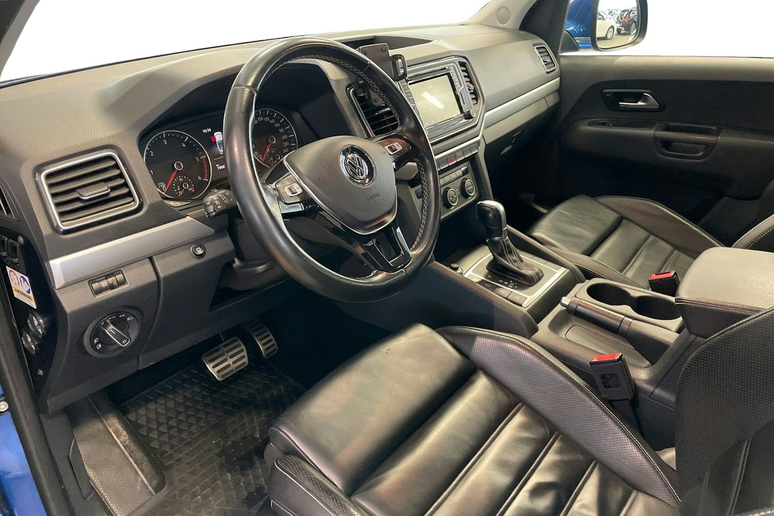 Sininen Volkswagen Amarok 2018 kuva 7.