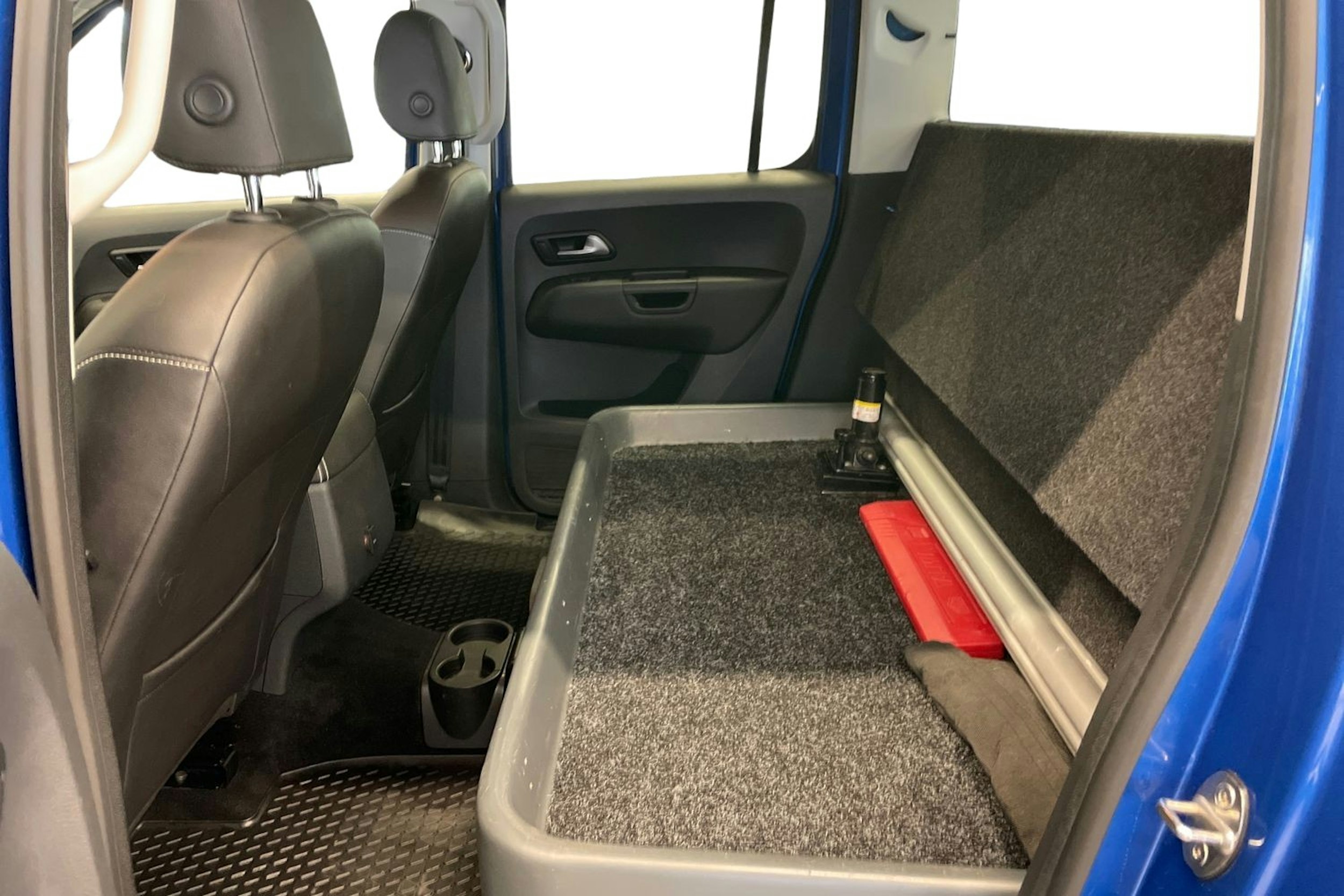 Sininen Volkswagen Amarok 2018 kuva 10.